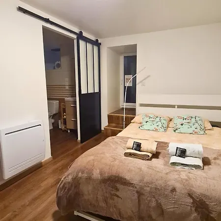 Le Petit Nid Apartment *